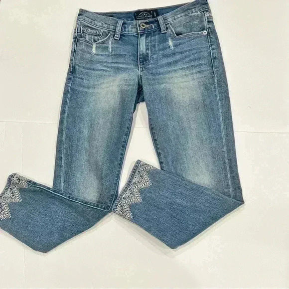 Lucky Brand 1990 Orta Premium Lace embroidered Sweet Crop Jeans - Picture 4 of 11